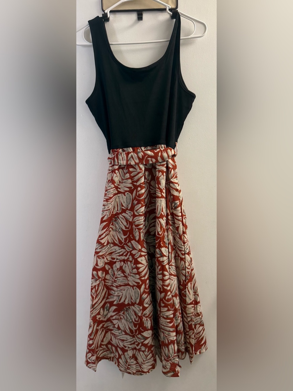 Cupshe Black Top with Rust Red and Cream Leaf-Print Circle Dress